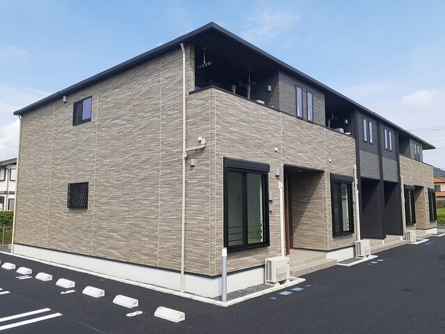 物件外観写真1　(外観もきれいです)