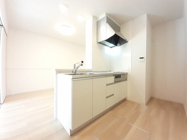 物件内観写真10　(コンパクトなキッチンで掃除もラクラク)