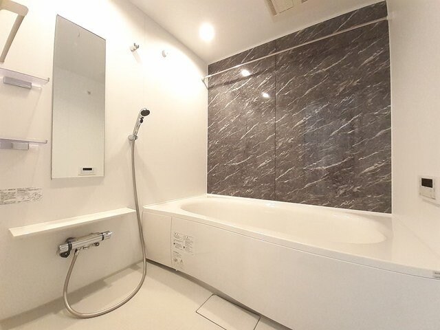 物件内観写真11　(コンパクトで使いやすいお風呂です)