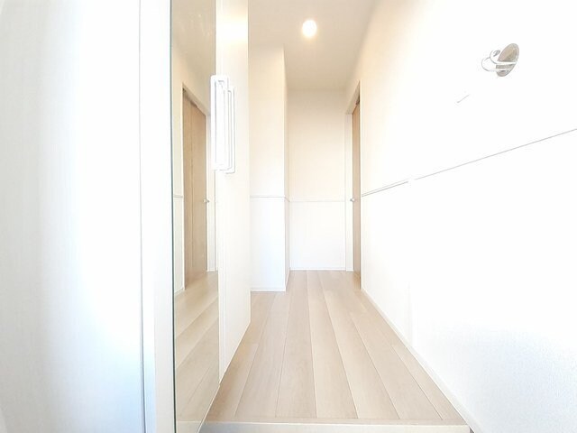 物件内観写真14　(落ち着いた玄関です)