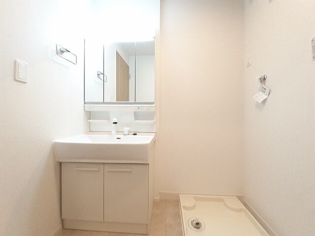 物件内観写真17　(脱衣スペースもあります)