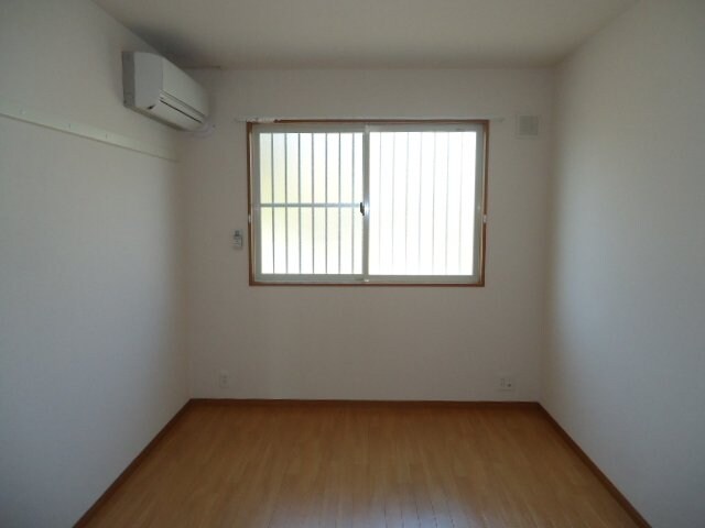 物件内観写真13　(北側洋室)