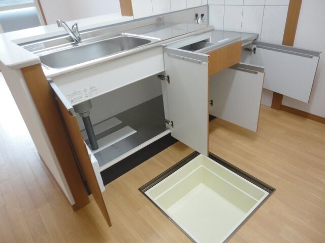 物件内観写真21　(キッチン収納)