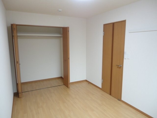 物件内観写真22　(北側洋室クローゼット)