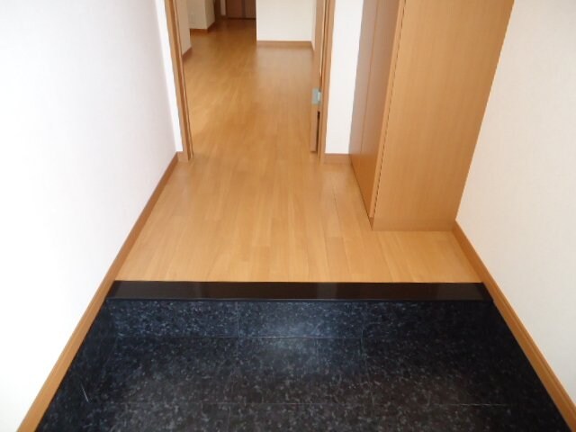 物件内観写真28　(玄関)