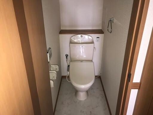 物件内観写真9　(シャワー付トイレ)