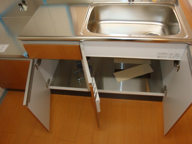 物件内観写真18　(キッチン収納下部)