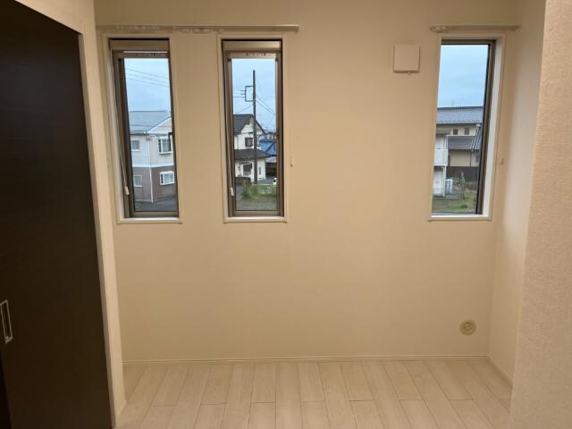 物件内観写真11　(洋室)