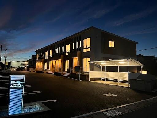 物件外観写真3　(外観写真（夜）)