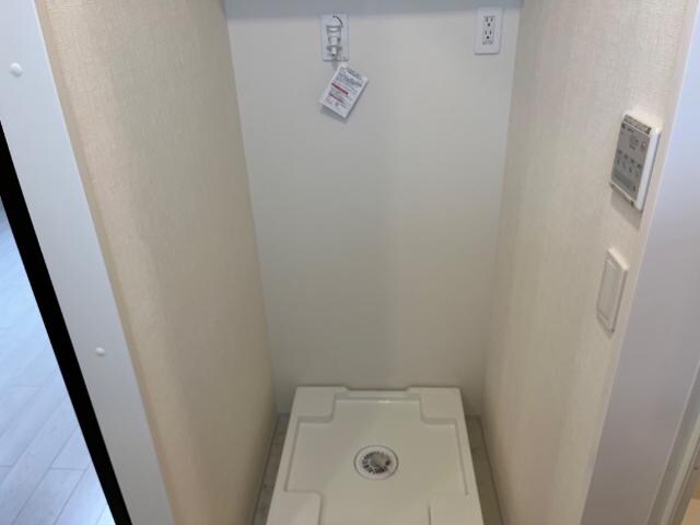 物件内観写真18　(洗濯機置場)