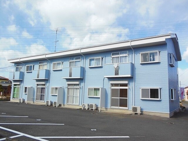 物件外観写真1　(落ち着いた雰囲気の外観です)