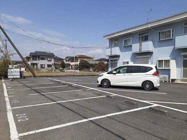 物件外観写真2　(カースペースがあります)