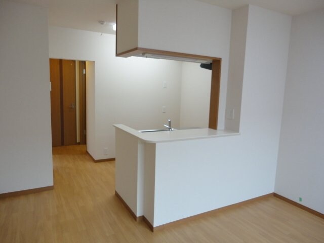 物件内観写真3　(カウンターキッチン)