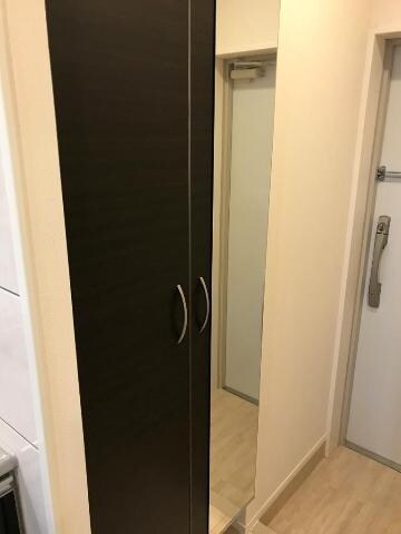 物件内観写真17　(玄関収納)