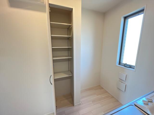 物件内観写真20　(パントリー)