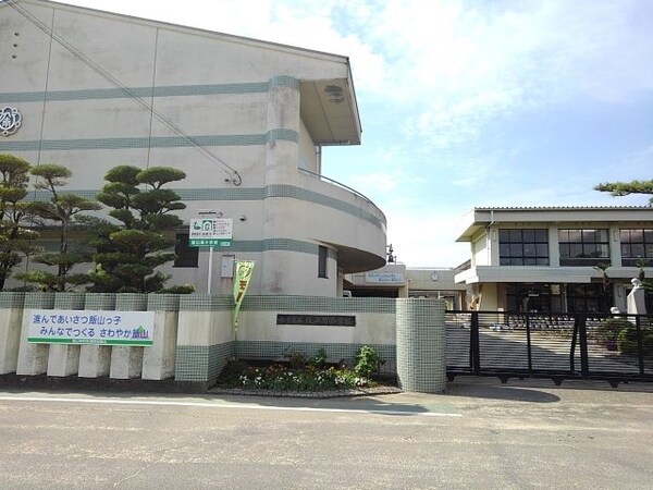 周辺環境(飯山南小学校まで1100m)