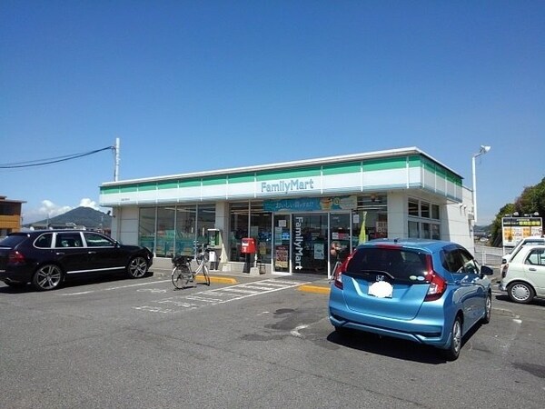 周辺環境(ファミリーマート丸亀川西北店まで1000m)