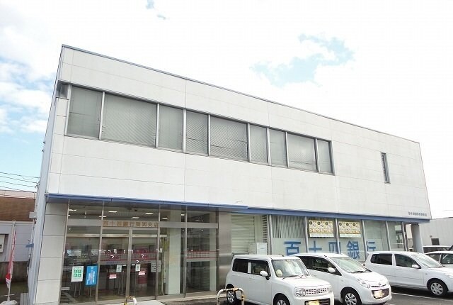 物件外観写真7　(百十四銀行さんまで900m)