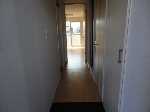 物件内観写真12　(廊下)
