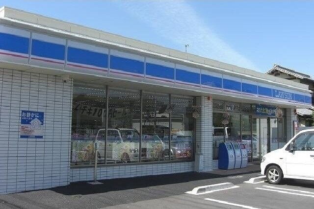 物件外観写真3　(ローソンまで160m)