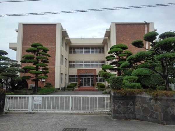 周辺環境(観音寺市立一ノ谷小学校まで500m)
