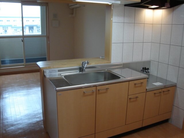 物件内観写真5　(カウンターキッチン)