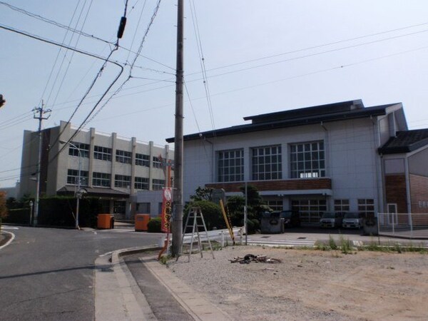 周辺環境(丸亀市立飯野小学校まで1400m)
