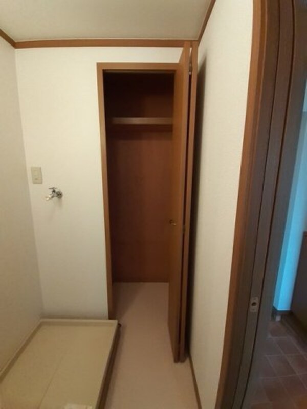 内装他
