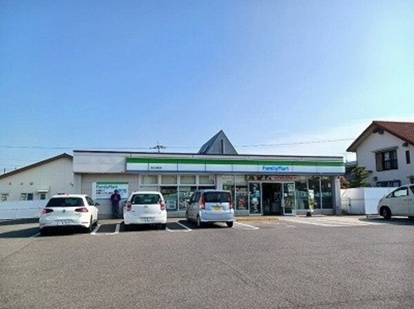 周辺環境(ファミリーマート高松川部店さんまで270m)