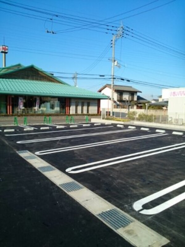 駐車場(駐車場に車を止められます)