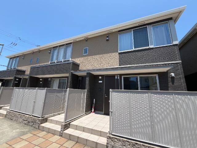 物件外観写真2　(外観写真（昼）)