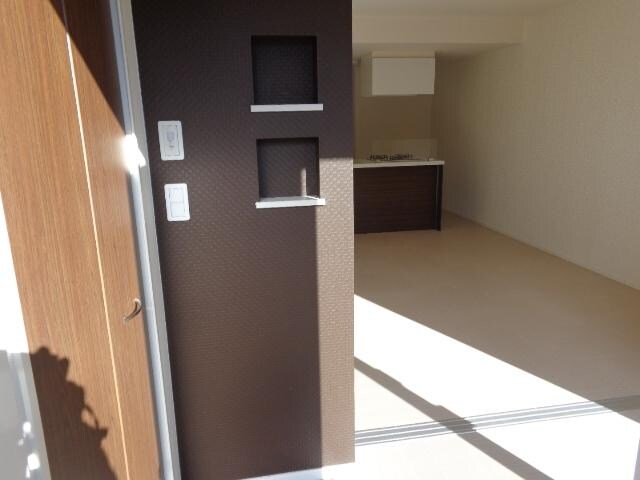 物件内観写真18　(玄関)