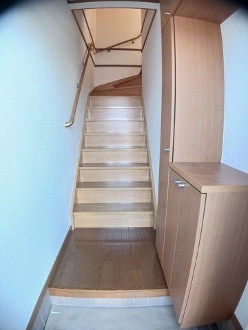 物件内観写真18　(シンプルで使いやすい玄関です)