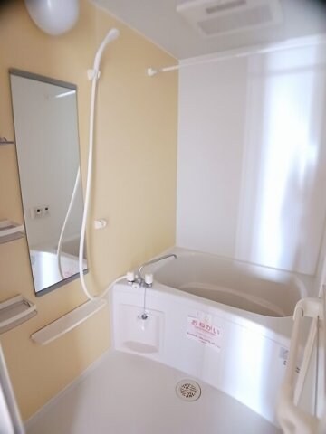 物件内観写真11　(日々の暮らしに欠かせないお風呂です)