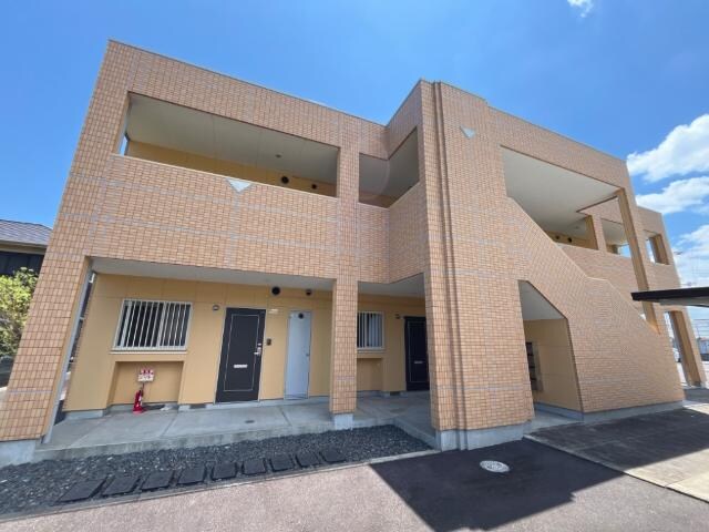 物件外観写真2　(外観写真（昼）)