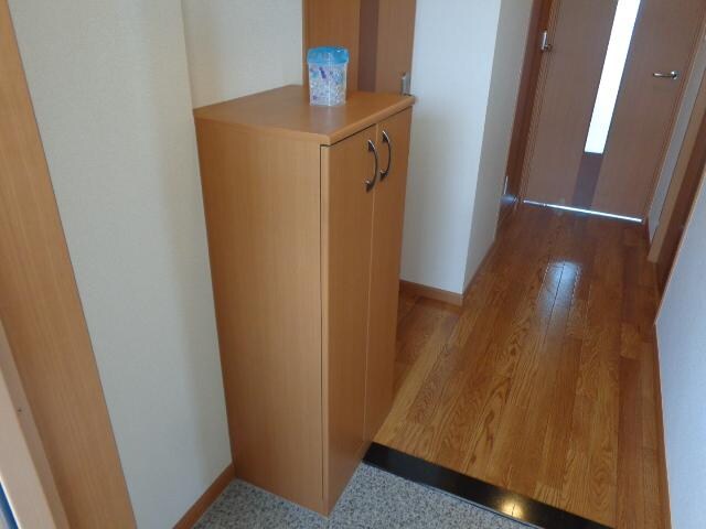 物件内観写真10　(玄関)