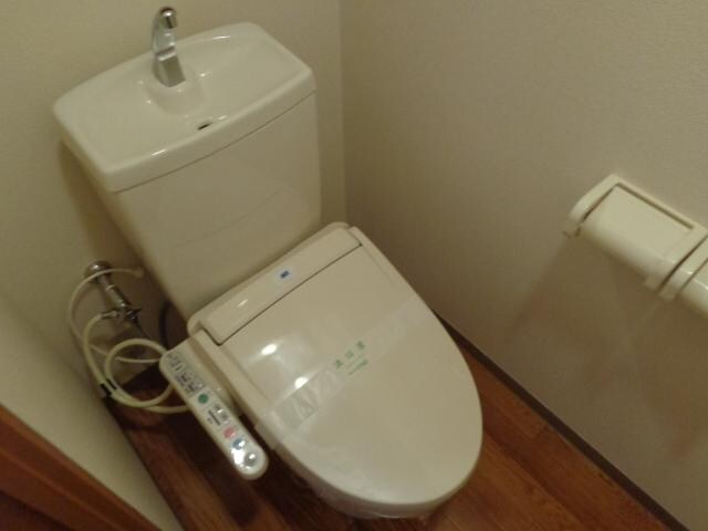 物件内観写真13　(シャワー付トイレ)