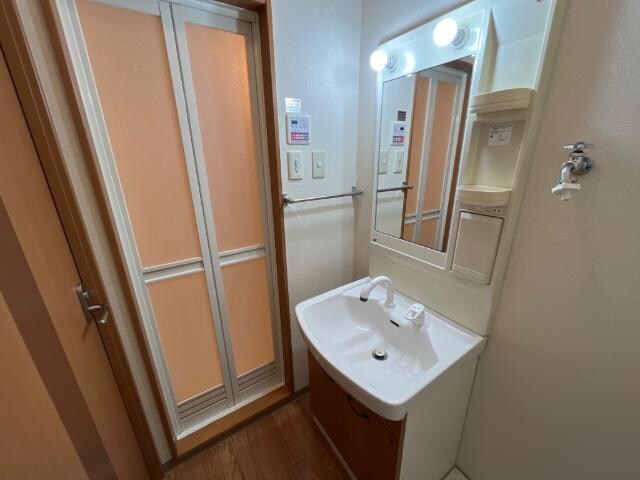 物件内観写真17　(洗髪洗面化粧台)