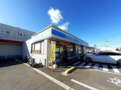 物件外観写真5　(ローソン高松牟礼町店さんまで750m)