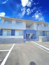 フルーツランドA棟の外観写真