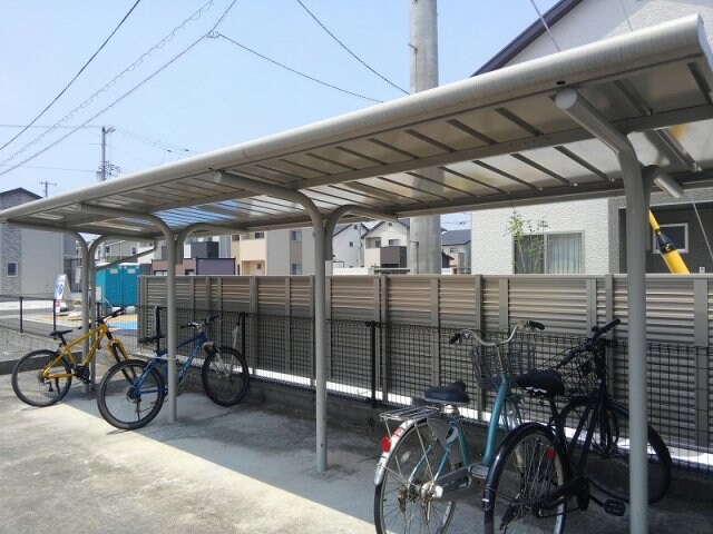 物件内観写真13　(駐輪場)