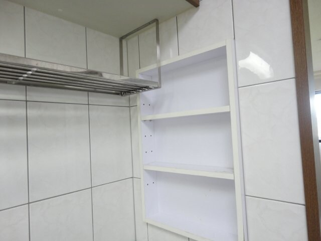 物件内観写真21　(キッチンの棚)