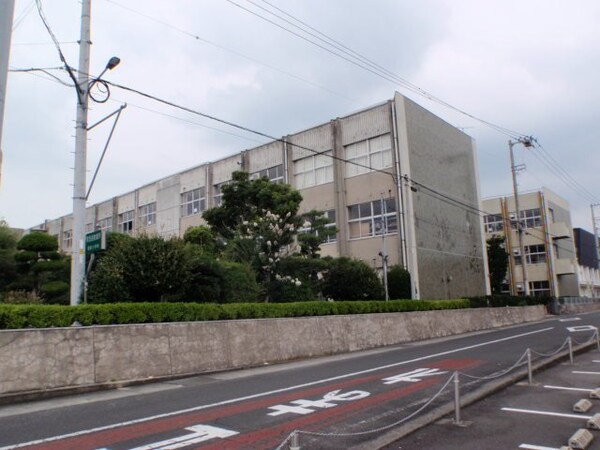 周辺環境(善通寺市立竜川小学校まで1500m)