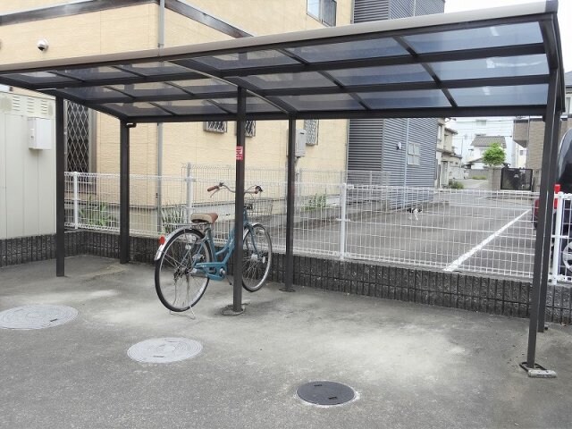 物件内観写真17　(駐輪場)