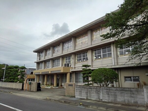 周辺環境(観音寺市立豊田小学校まで750m)