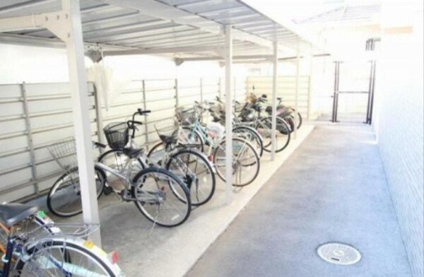 建物設備(駐輪場)