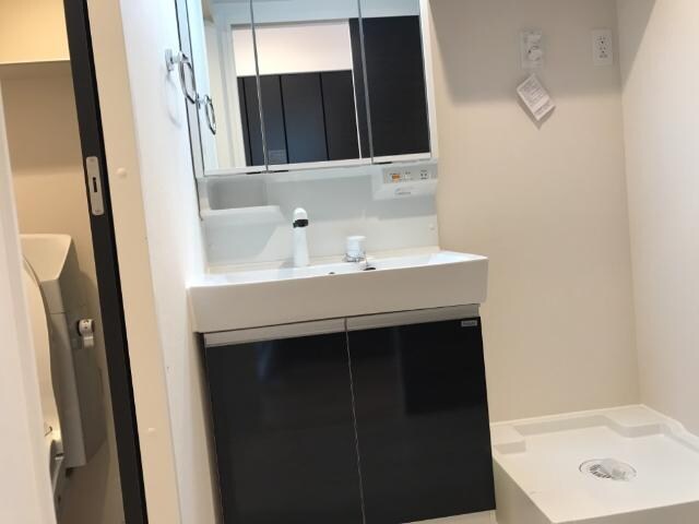 物件内観写真12　(洗髪洗面化粧台)