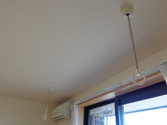 物件内観写真15　(室内物干)