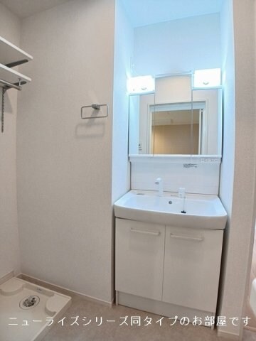 物件内観写真12　(スペースが確保できる洗面所です)