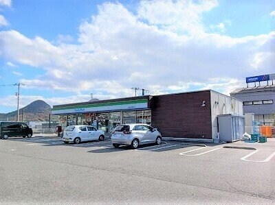 物件外観写真2　(ファミリーマート国分店　さんまで400m)